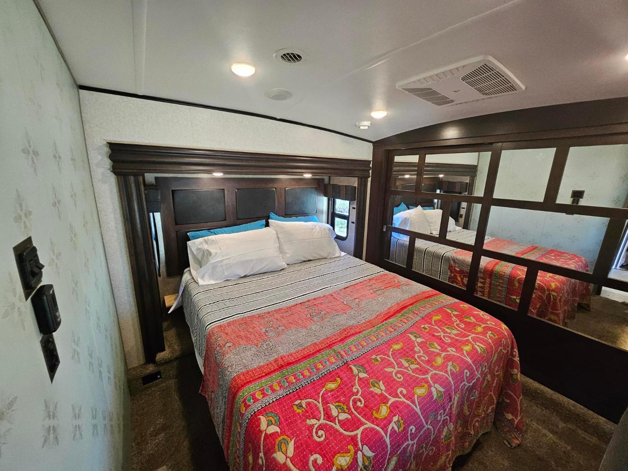 Hailey'S Beach-N-Bay Rv Resort Gilchrist Ngoại thất bức ảnh